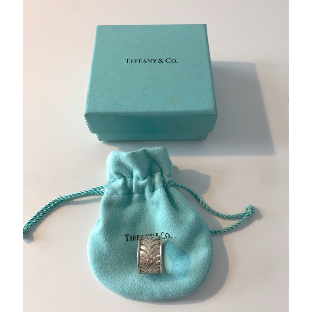 Tiffany & Co. Paloma Picasso grape vine ring